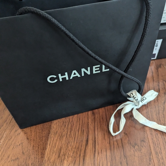 8 Designer boxes and bag - Chanel, Gucci, Toteme, Alexandre Birman - Picture 5 of 5